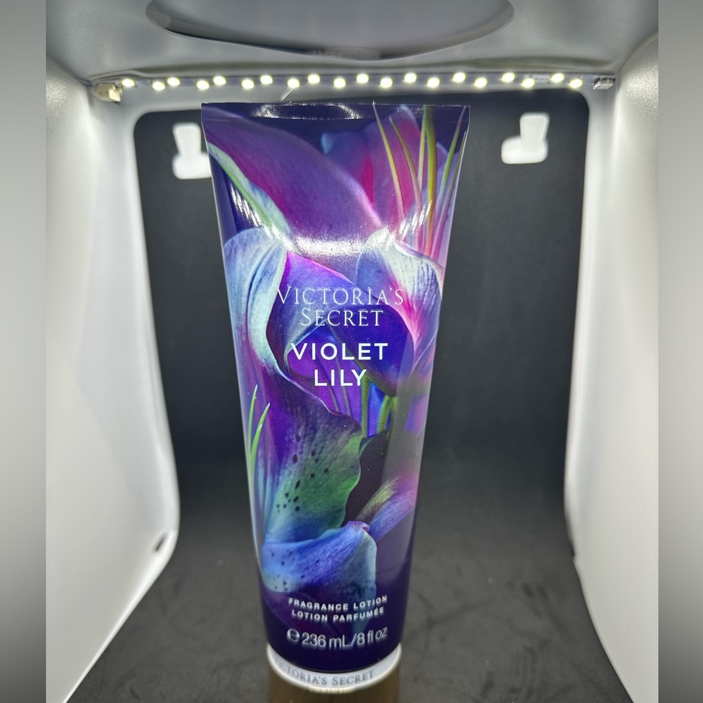 🆕 Victoria’s Secret Violet Lily 💟💟 fragrance lotion✨unused✨